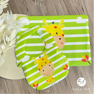 طقم مريلة للاطفال 22/17 (زرافة- اخضر)