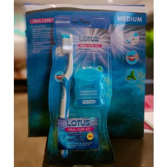 فرشاة اسنان مع خيط 28/10