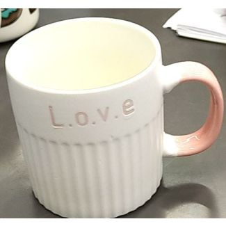 مج زجاج 20/18 ابيض وزهري-L.O.V.E