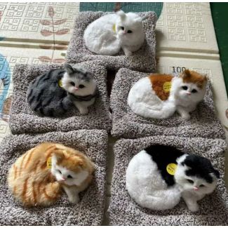 لعبة قطة 13/4 الحجم الصغير 