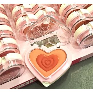 بلشر وكونتور قلب 28/8 BILLION BEAUTY HEART KIT