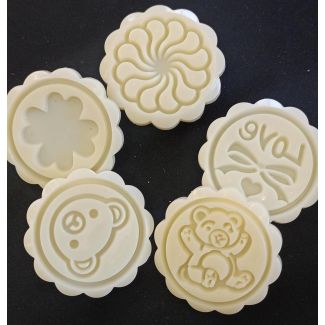 قطعة لعمل الحلويات 1/143- وردة  و دبدوب