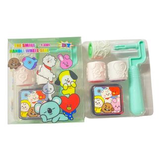 ختم بي تي اس مع ثلاث رؤوس  bts bt 21 