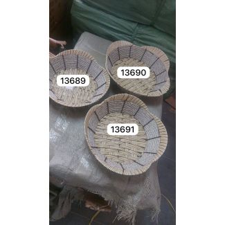 سلة قش شكل وردة