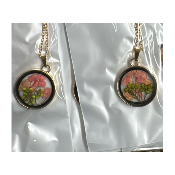 قلادة مستديرة زهرة زهري المجفف  