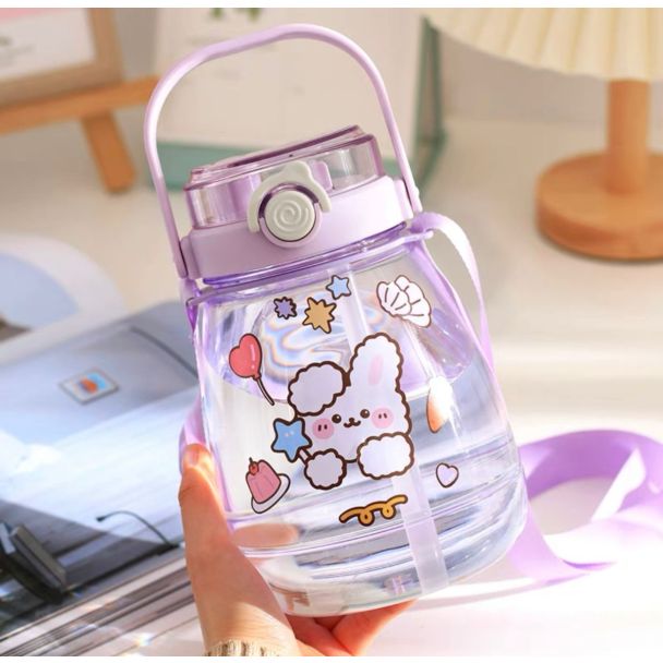 مج اطفال بلاستيك مع ستيكر وحبل